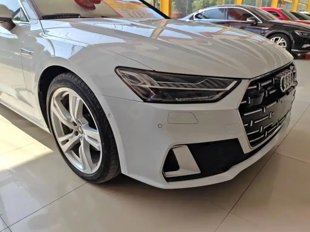 Audi A7L — фото 2