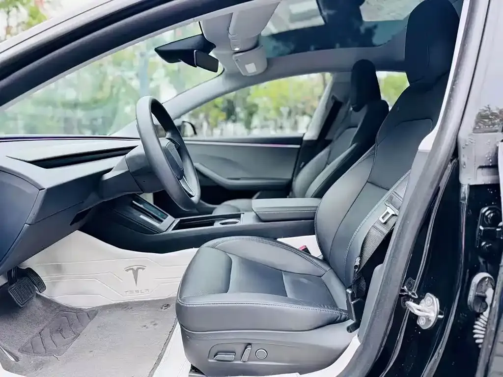 Tesla Model 3 — фото 7