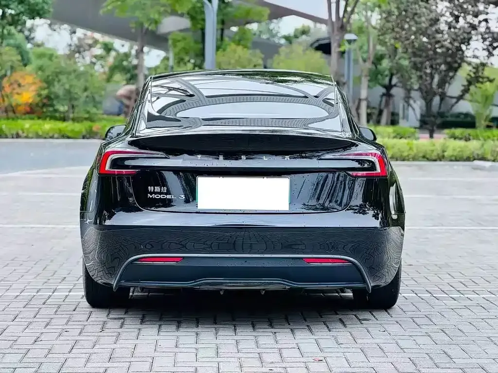 Tesla Model 3 — фото 6