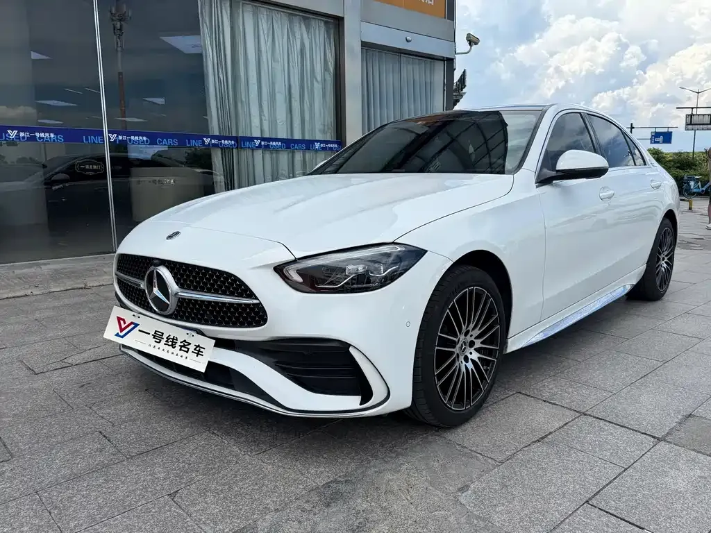 Mercedes-Benz C-Class — фото 1