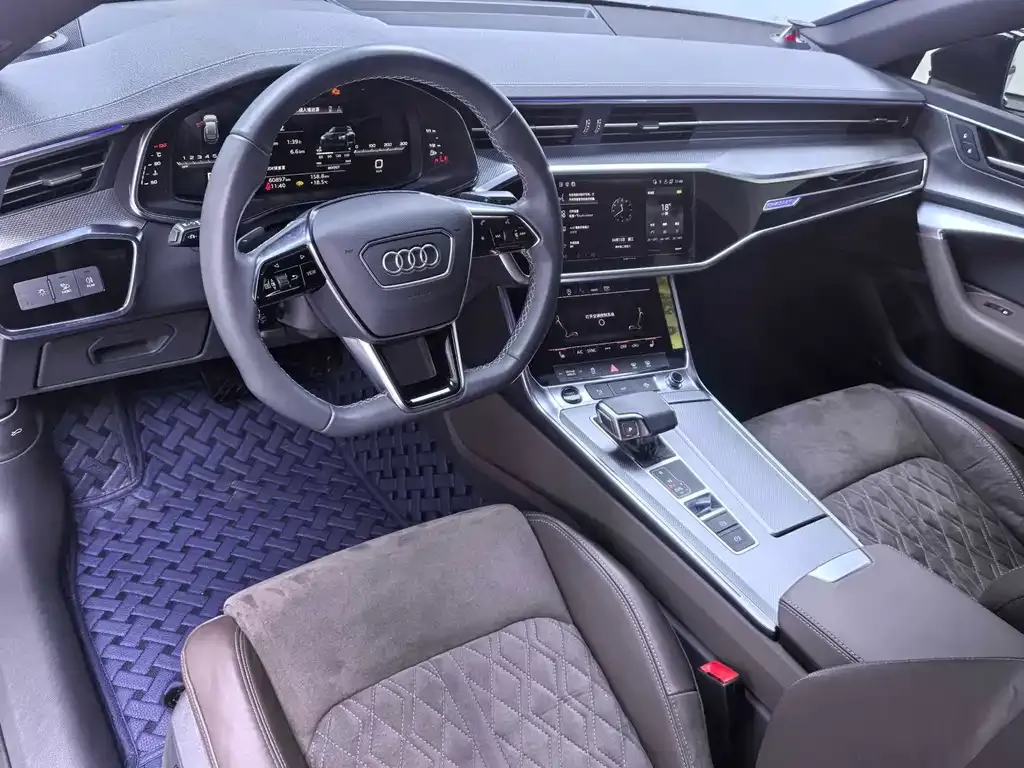 Audi A7L — фото 10