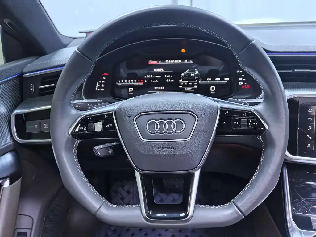 Audi A7L — фото 8