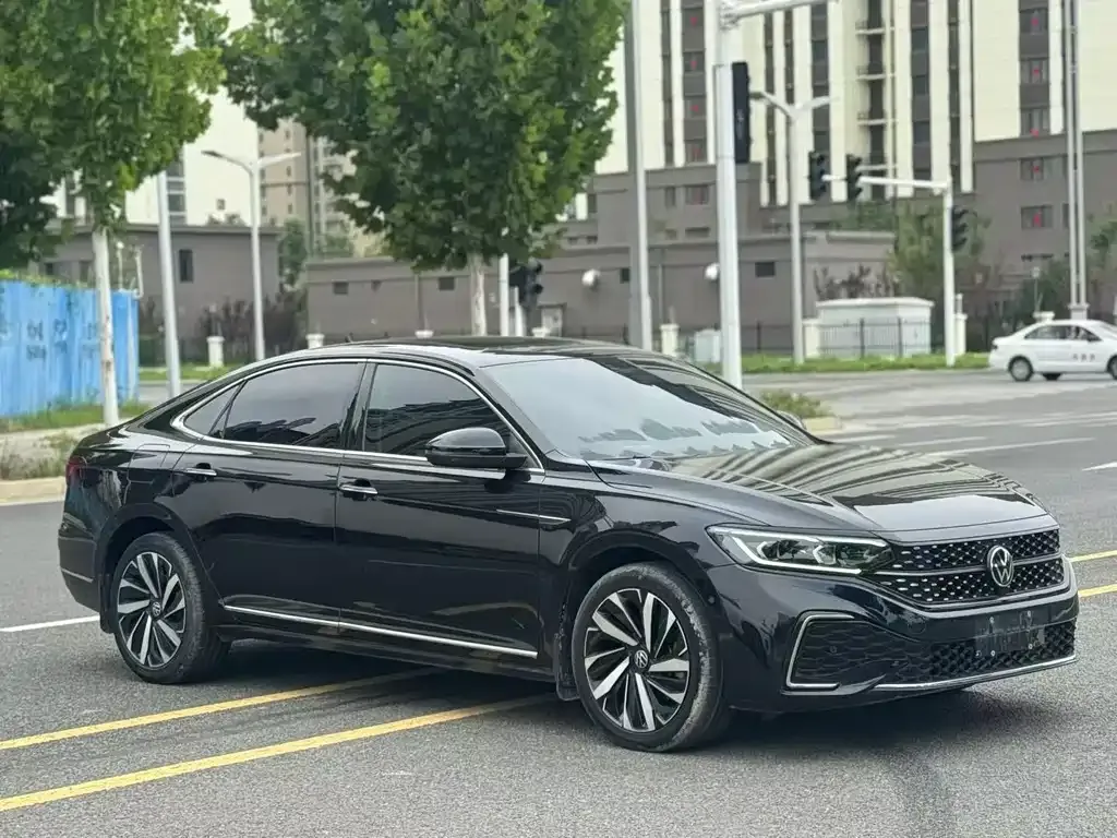 Volkswagen Passat — фото 6