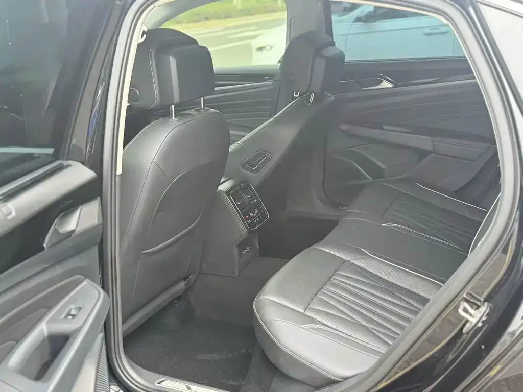 Volkswagen Passat — фото 4