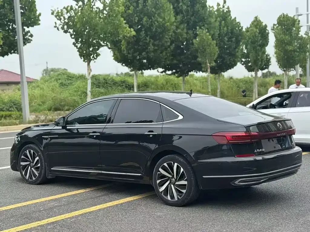 Volkswagen Passat — фото 8