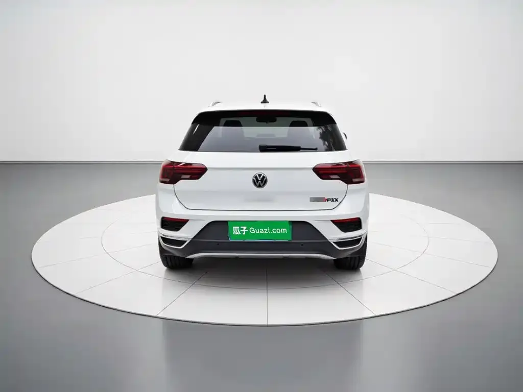 Volkswagen T-Roc — фото 5