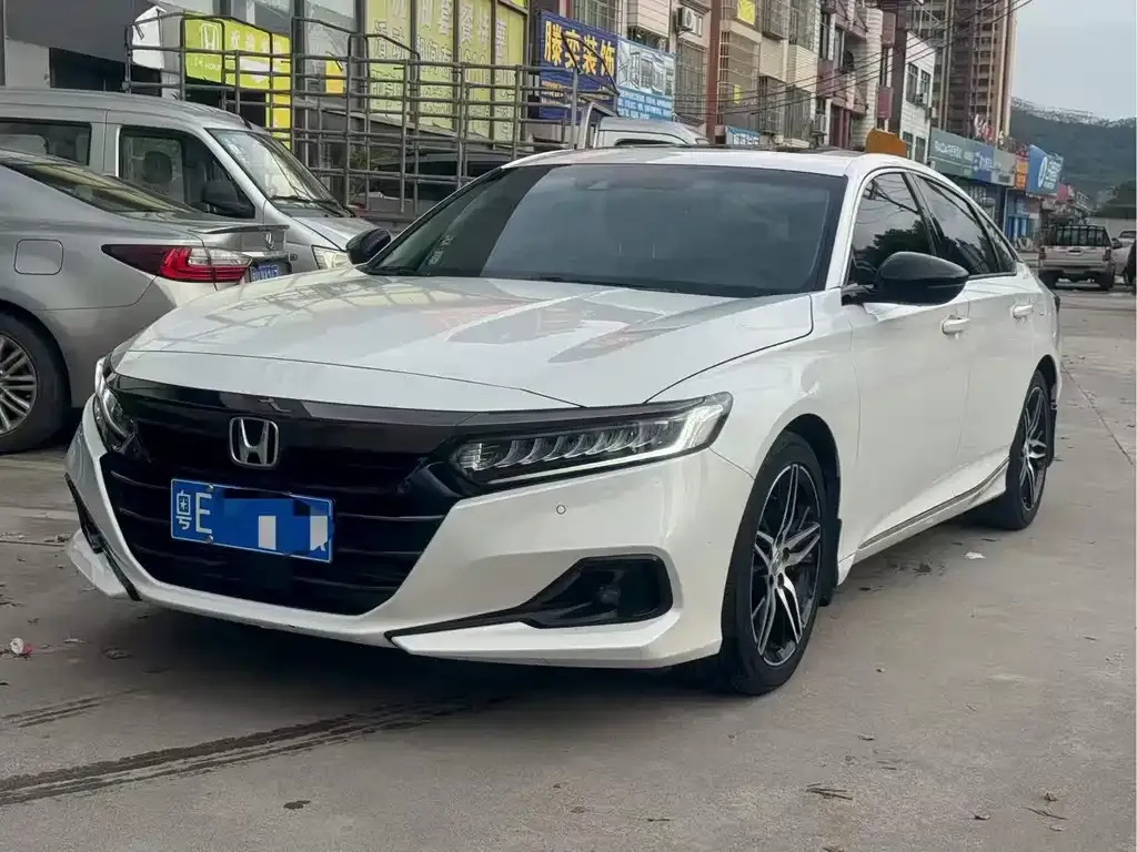 Honda Accord — фото 1