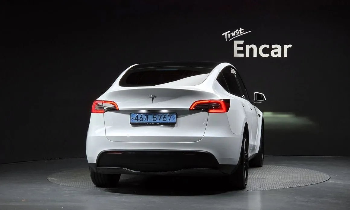 Tesla Model Y — фото 4