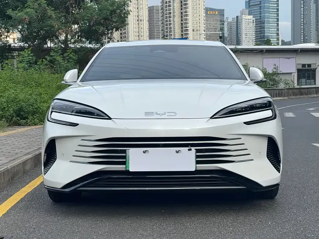 BYD Seal — фото 3