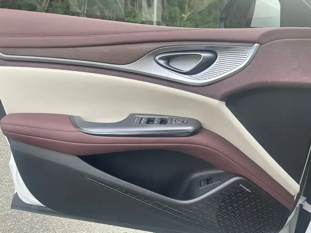 BYD Seal — фото 10