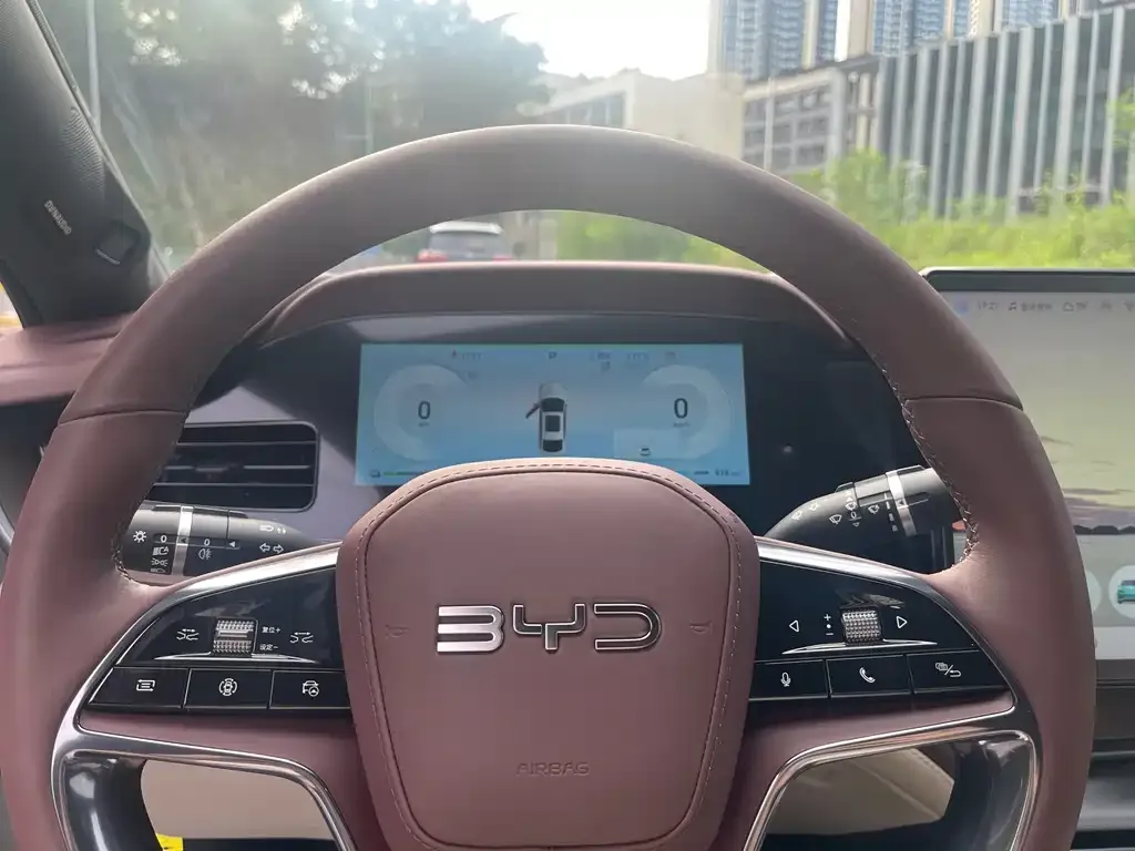 BYD Seal — фото 4