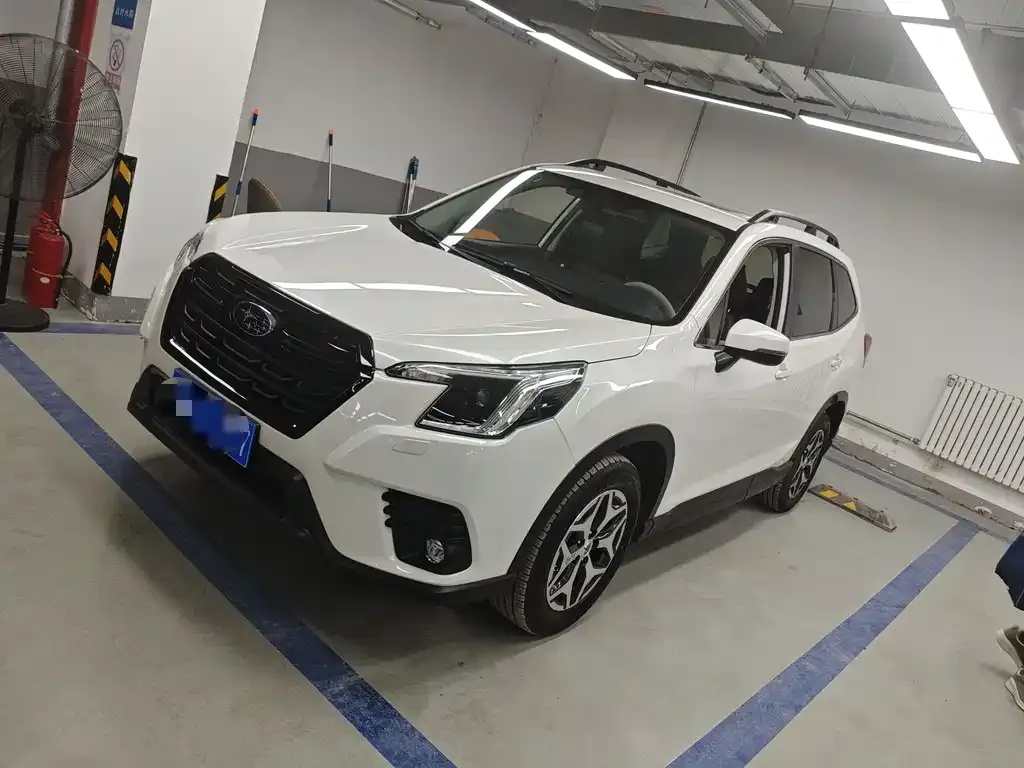 Subaru Forester — фото 1