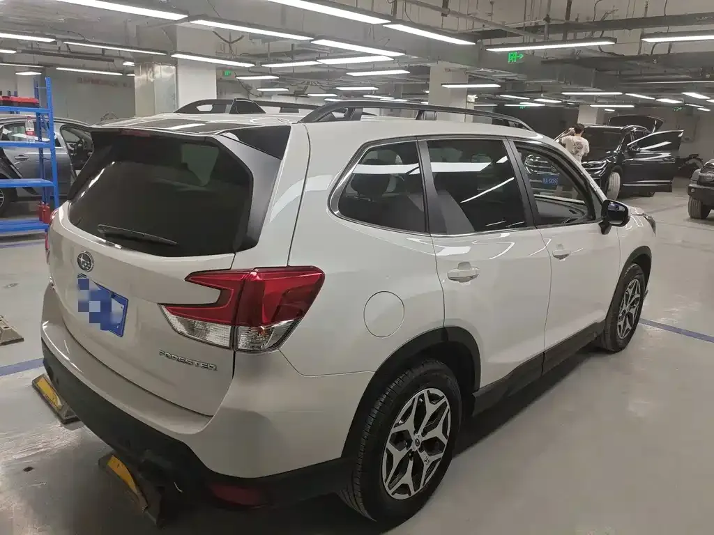 Subaru Forester — фото 5