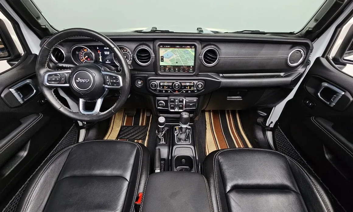 Jeep Wrangler — фото 8