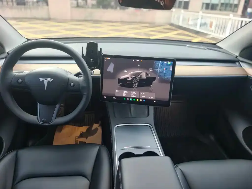 Tesla Model Y — фото 4