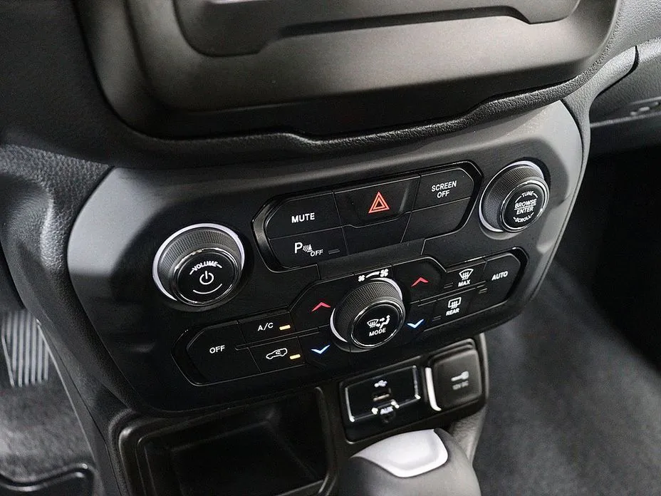 Jeep Renegade — фото 4
