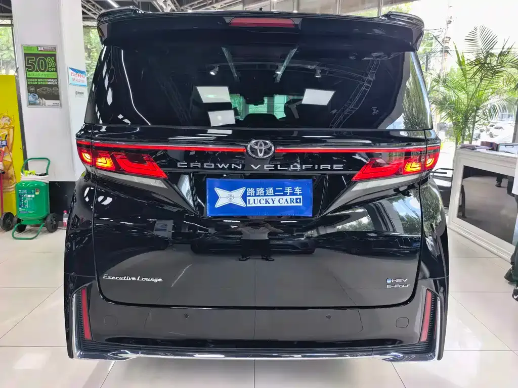 Toyota Vellfire — фото 7