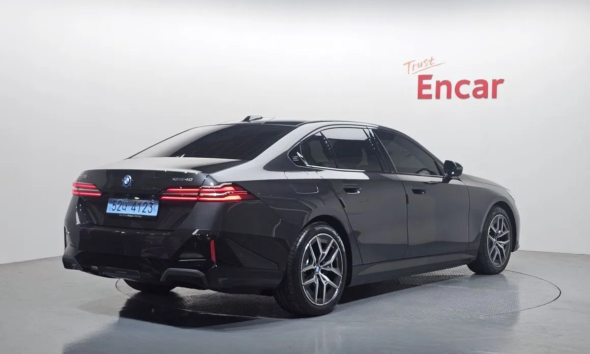 BMW i5 — фото 5