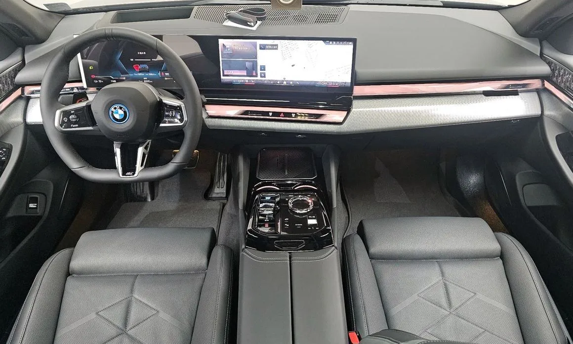 BMW i5 — фото 9