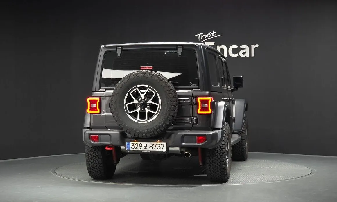 Jeep Wrangler — фото 7