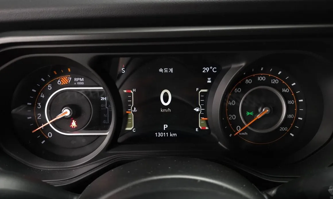 Jeep Wrangler — фото 2