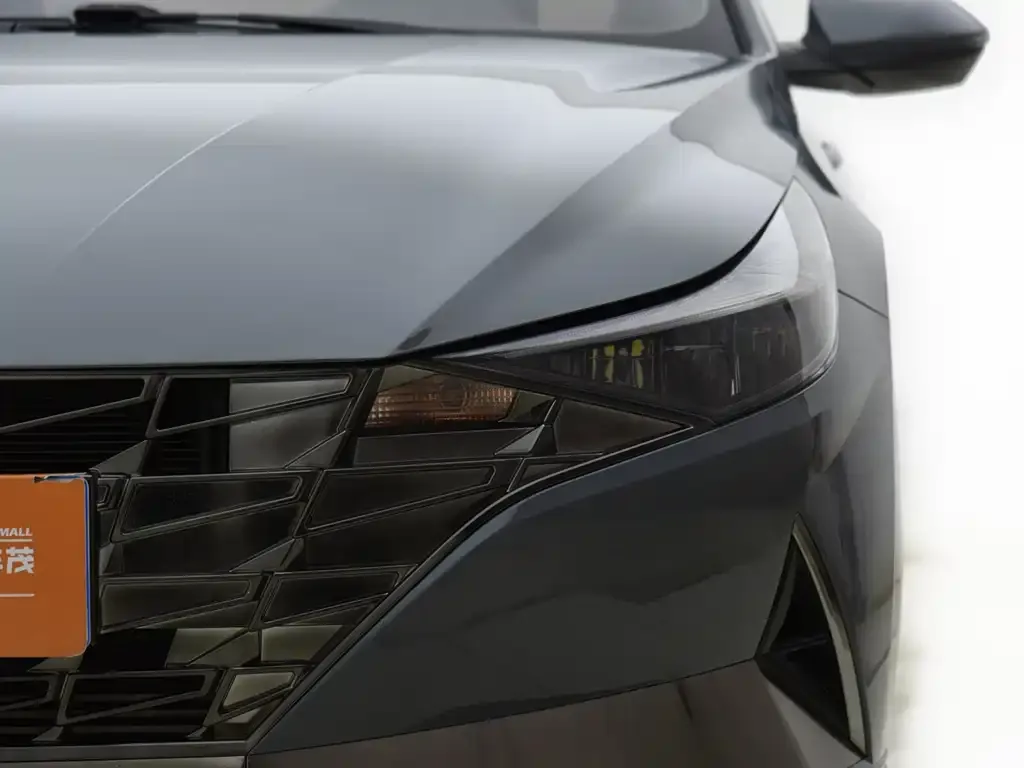 Hyundai Elantra — фото 3