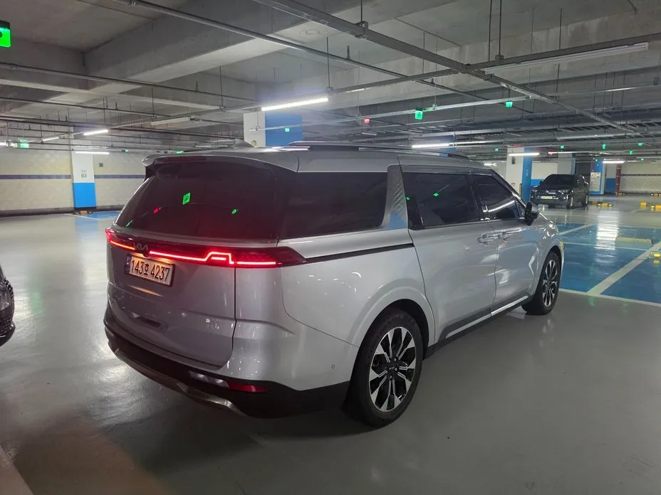 Kia Carnival — фото 10