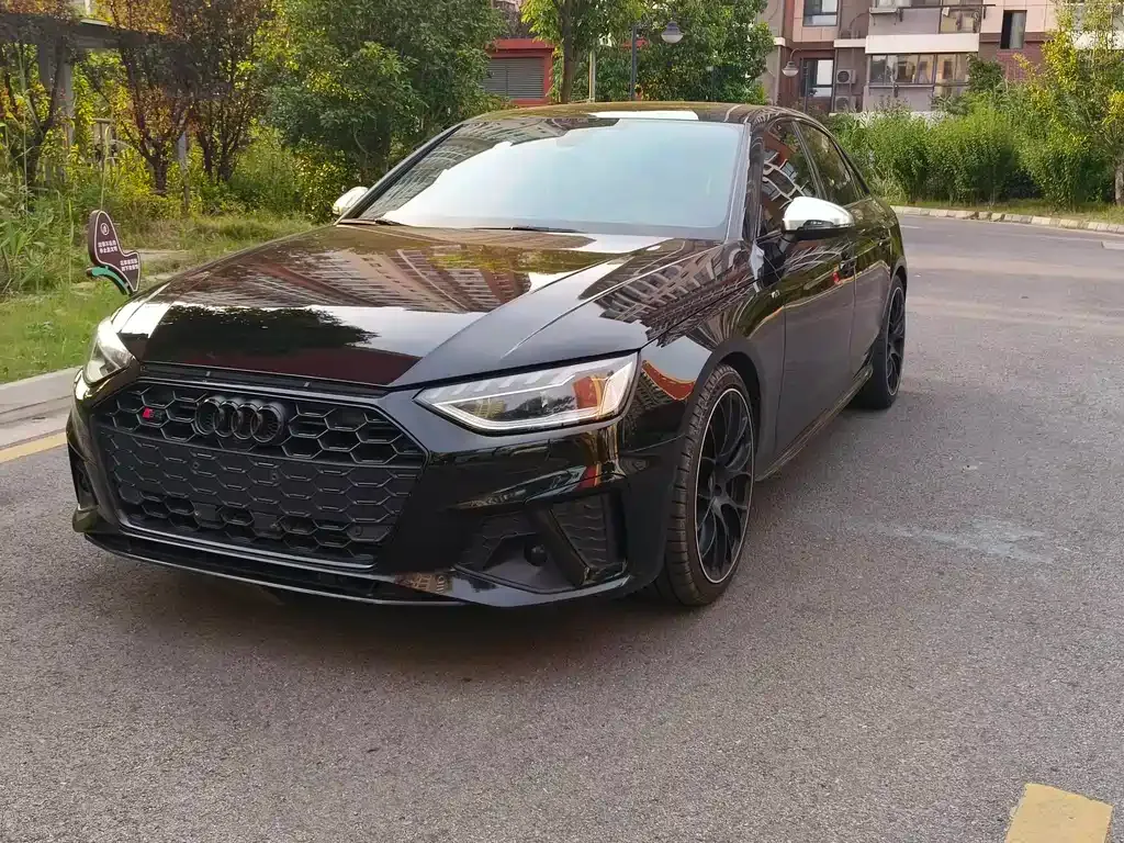 Audi S4 — фото 1
