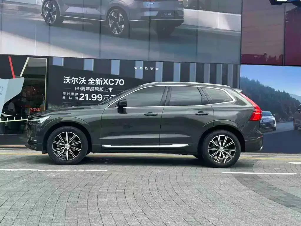 Volvo XC60 — фото 8