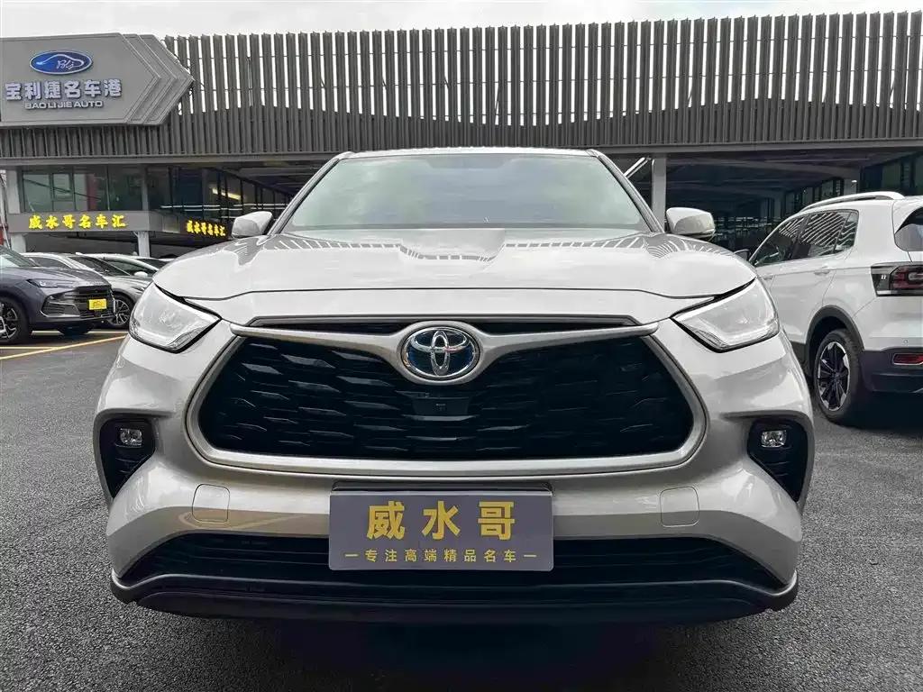 Toyota Highlander — фото 5