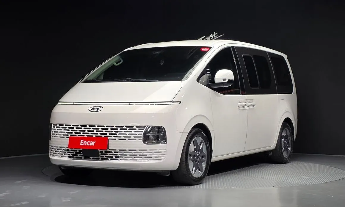 Hyundai Staria — фото 1
