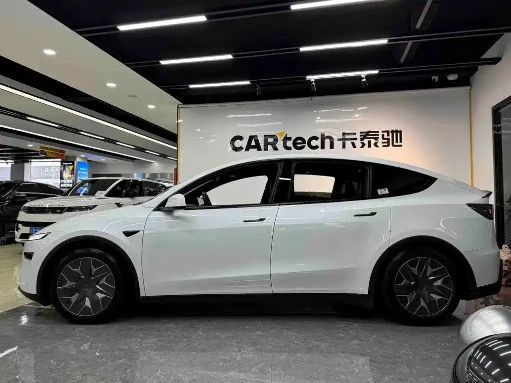 Tesla Model Y L — фото 3