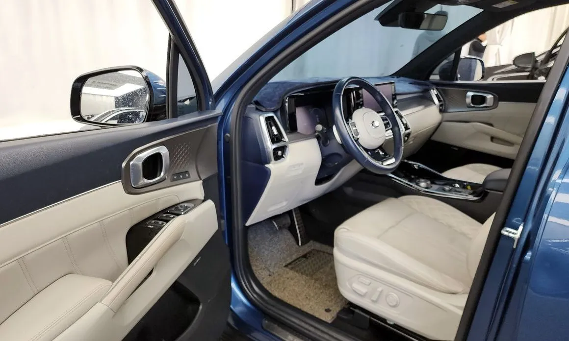 Kia Sorento — фото 6