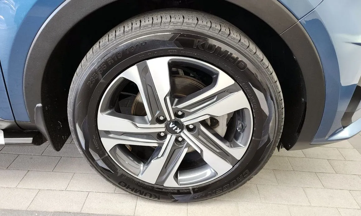 Kia Sorento — фото 8