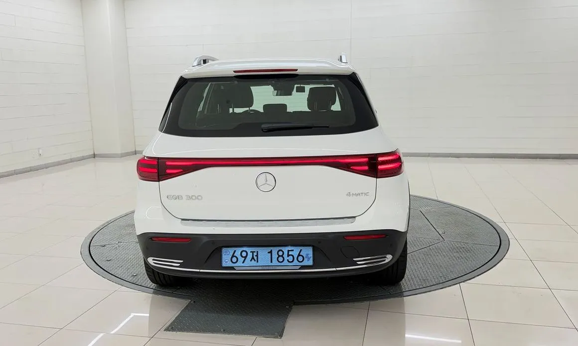 Mercedes-Benz EQB — фото 4