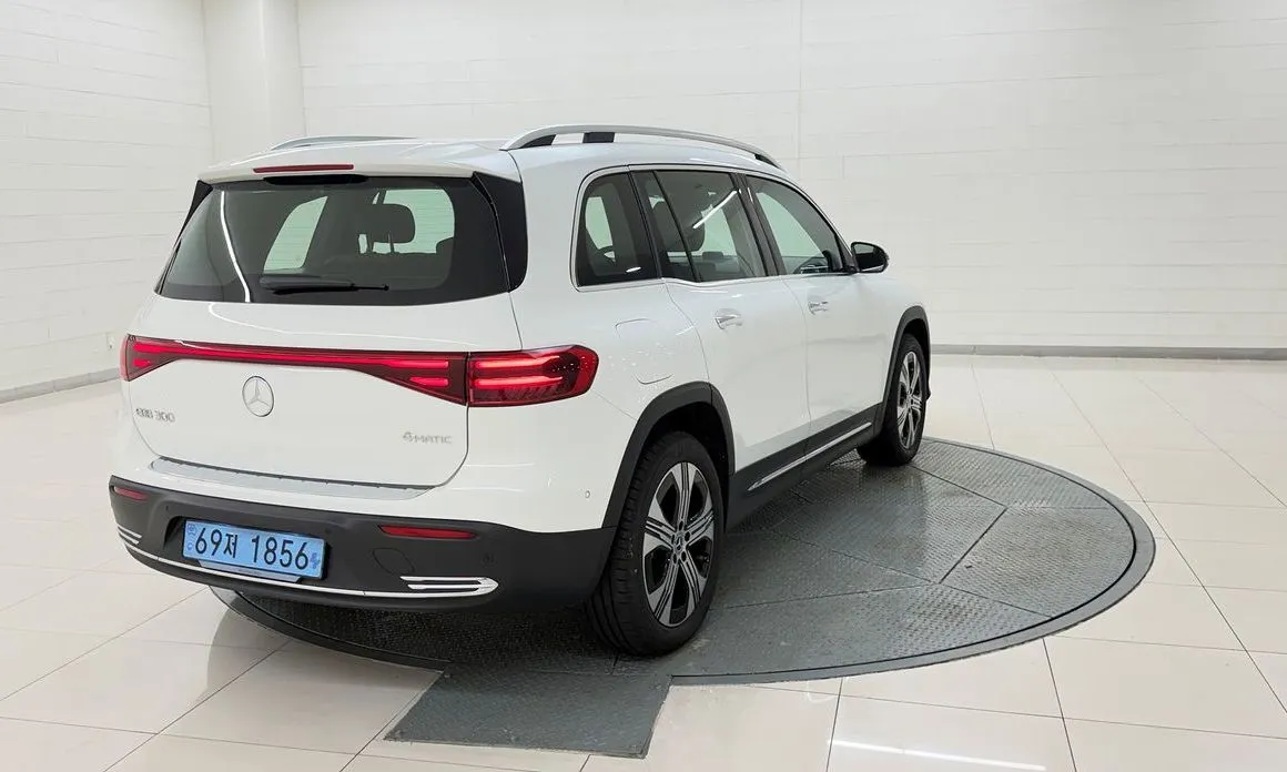 Mercedes-Benz EQB — фото 9