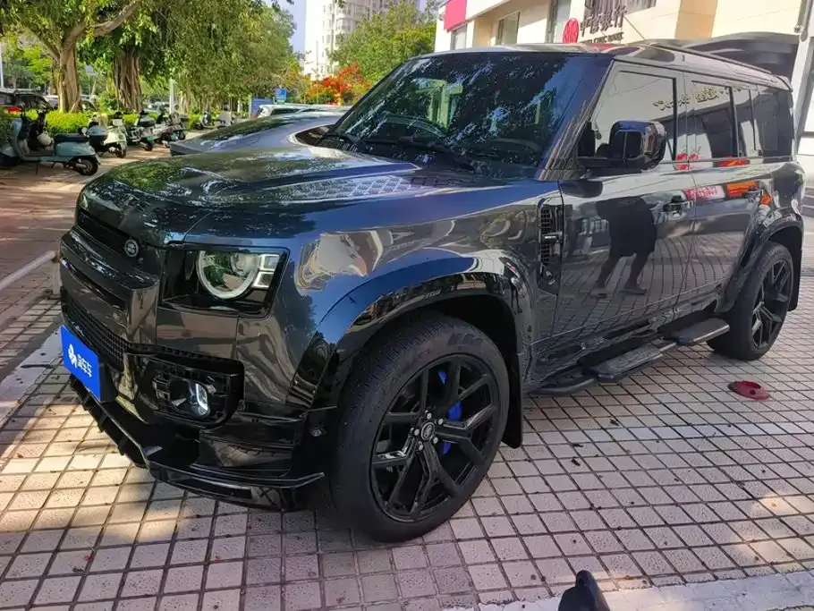 Land Rover Defender — фото 1