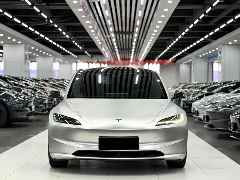 Tesla Model 3 — фото 4