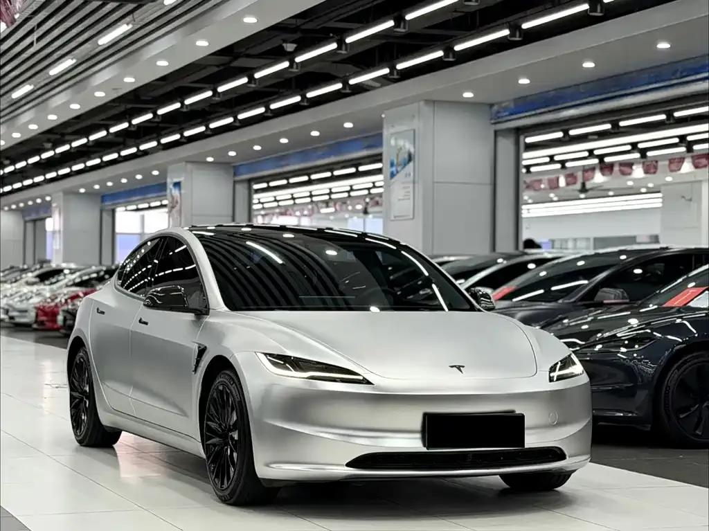 Tesla Model 3 — фото 6