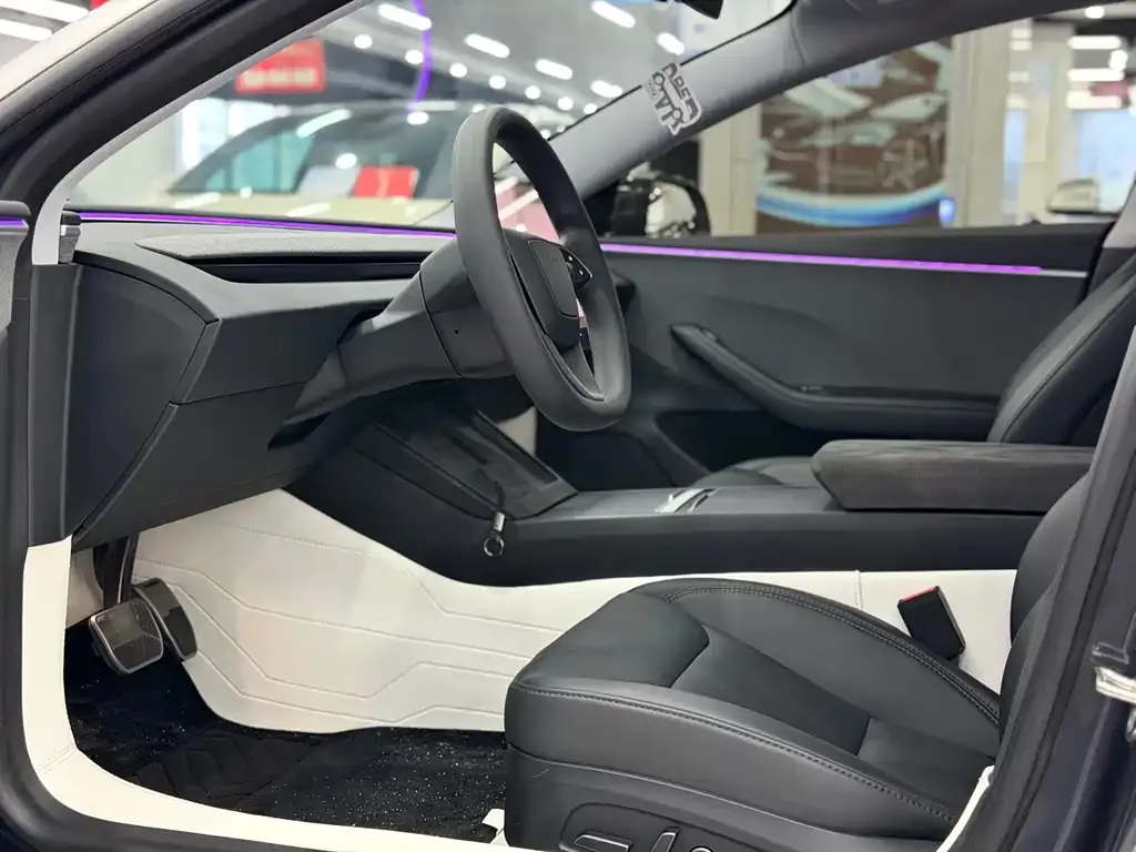 Tesla Model 3 — фото 3