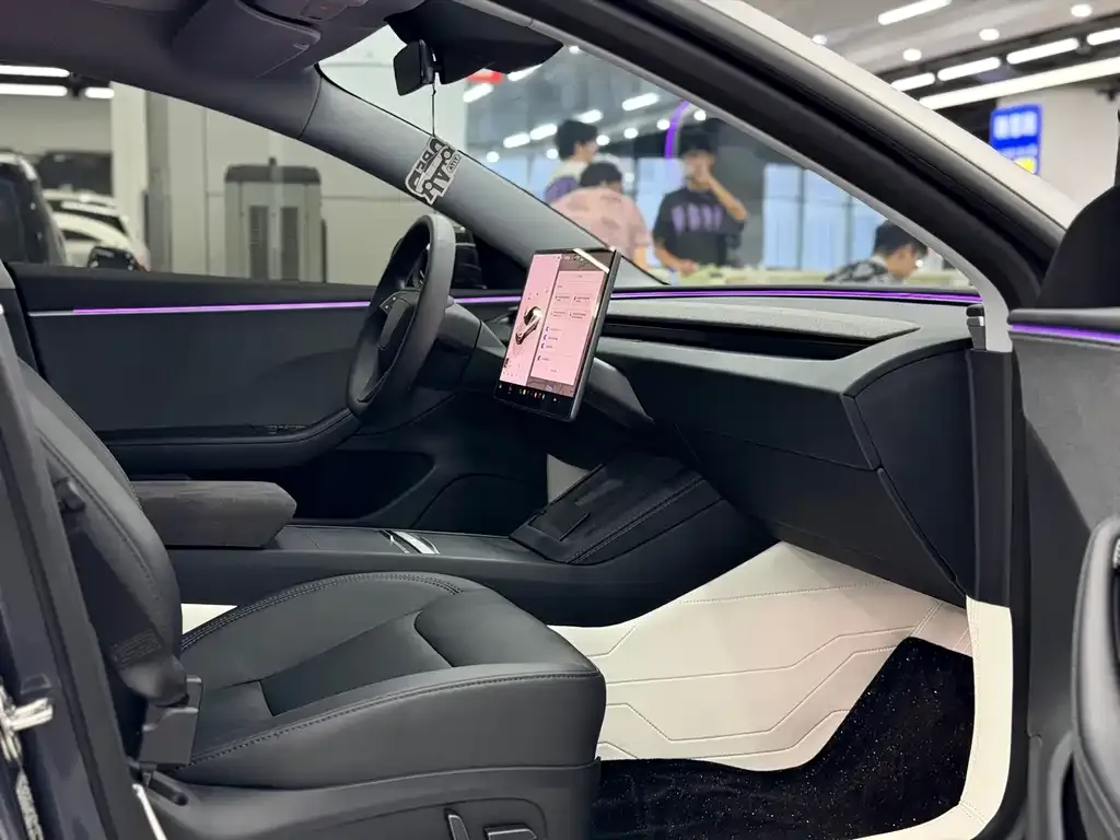 Tesla Model 3 — фото 10