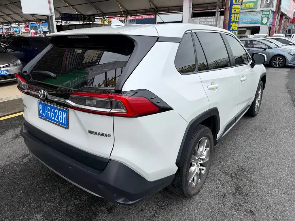 Toyota Wildlander — фото 10