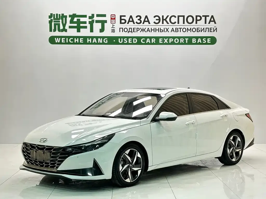 Hyundai Elantra — фото 1