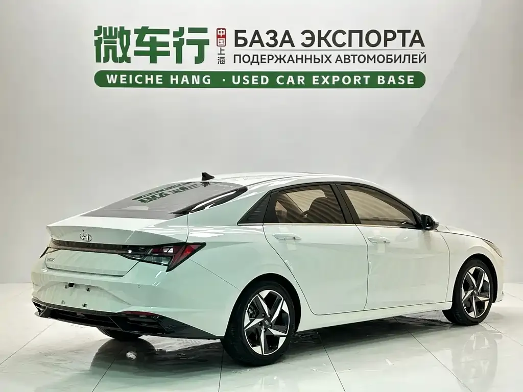 Hyundai Elantra — фото 4