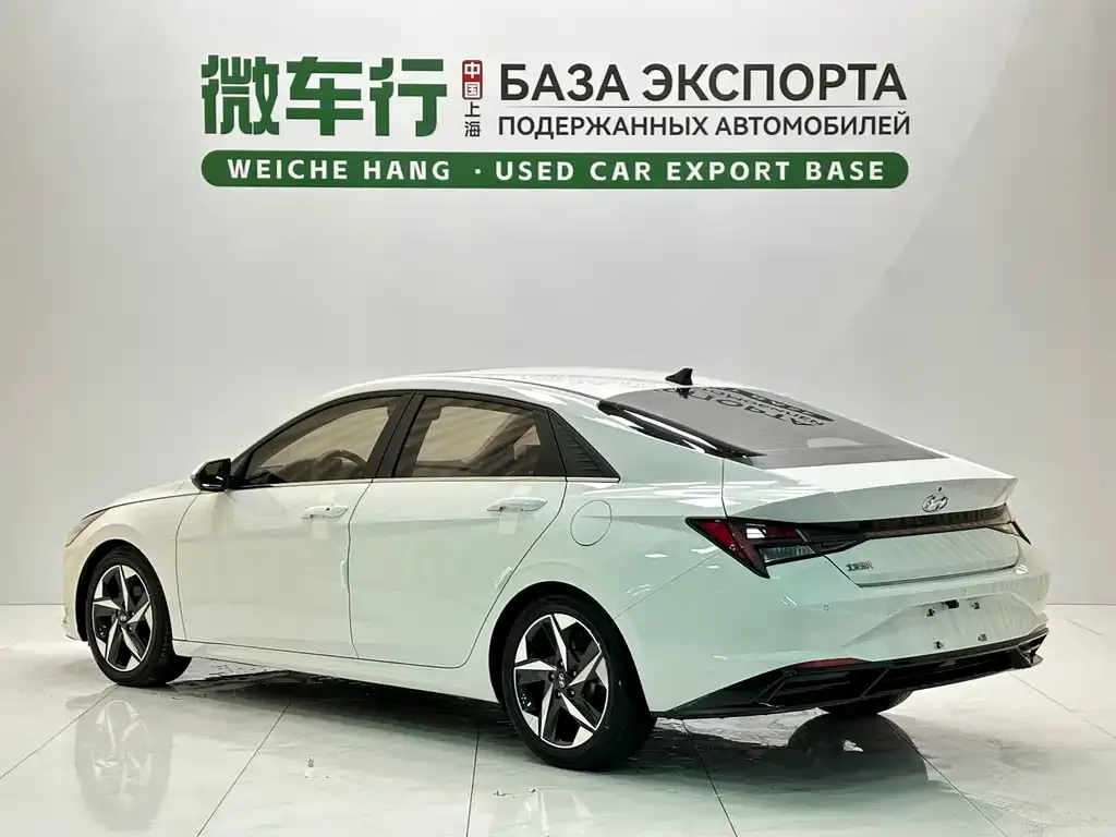 Hyundai Elantra — фото 10