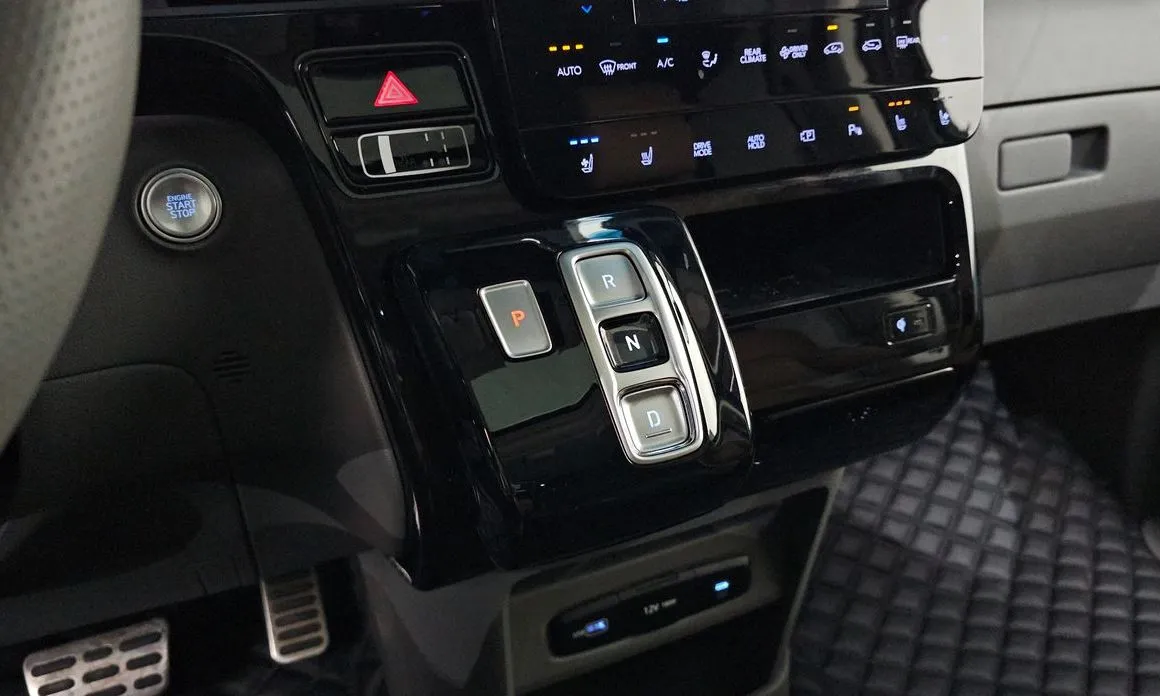 Hyundai Staria — фото 3