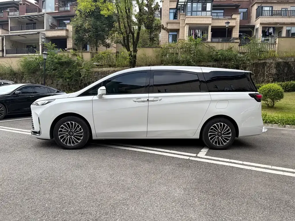 Buick GL8 Hybrid — фото 7