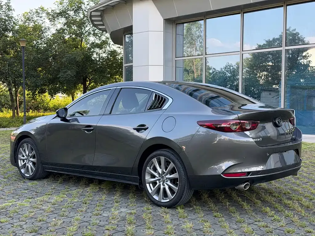 Mazda 3 Axela — фото 10