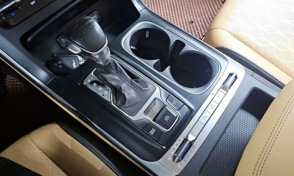Kia Carnival — фото 10