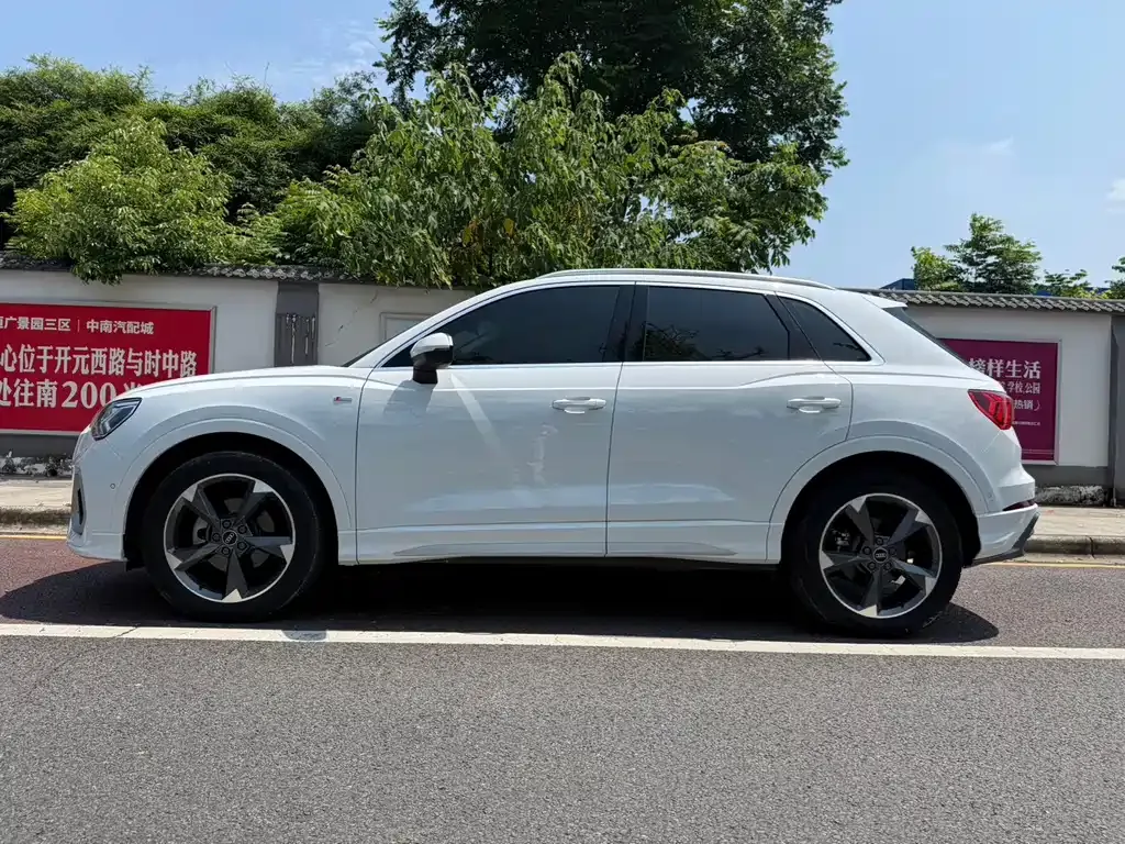 Audi Q3 — фото 10